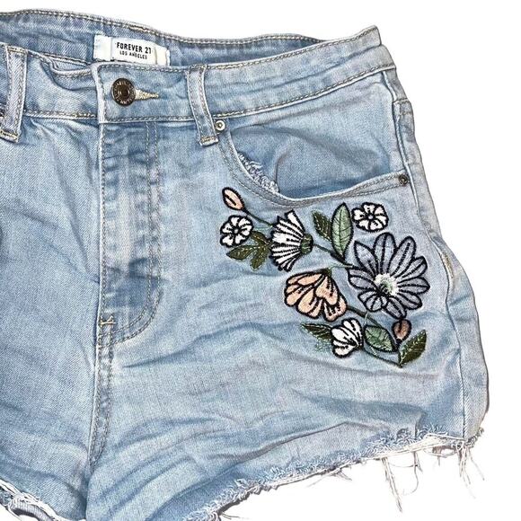 Forever 21 Womens Denim Blue Jean Floral Embroidered Cut Off High Waist Size 28 - Picture 4 of 11